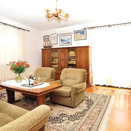 Two-bedroom In Biograd Ferienhaus