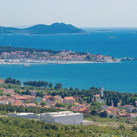 Ferienhaus Two-bedroom In Biograd